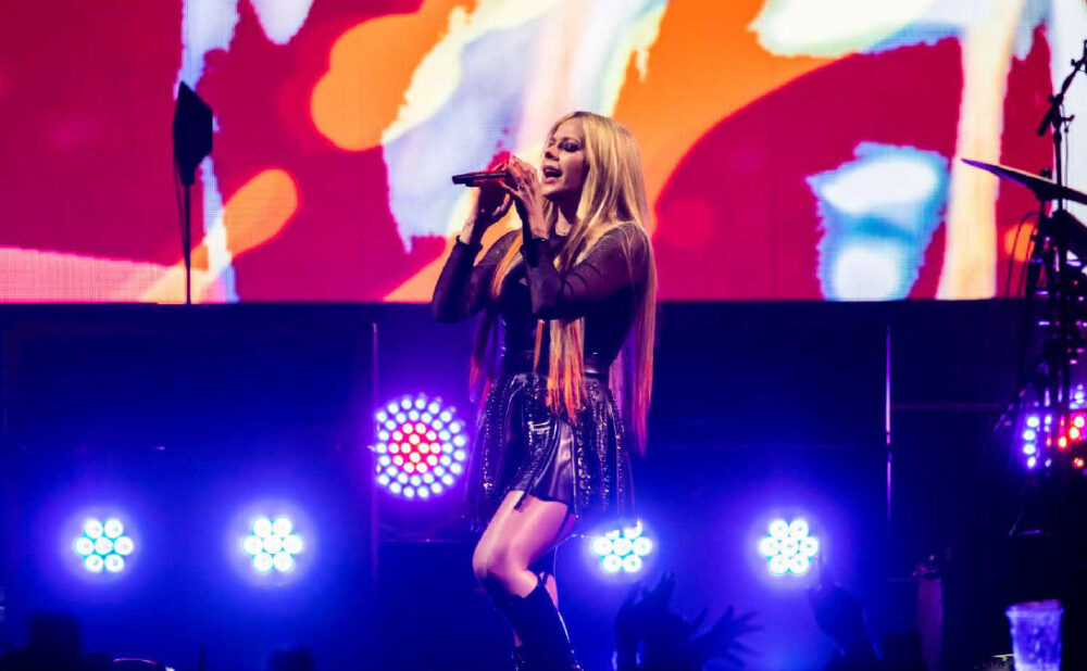 Avril on stage