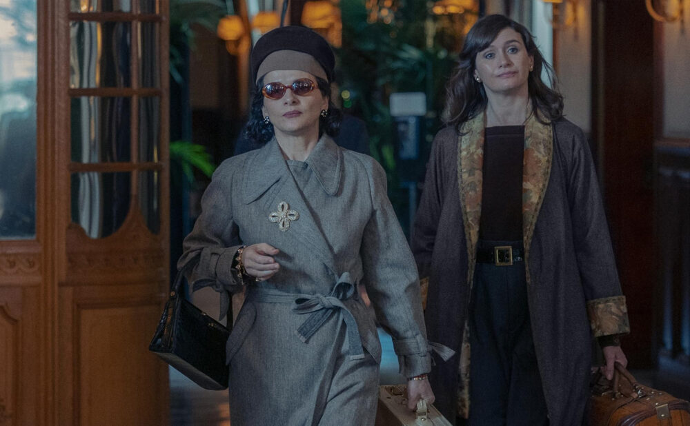 Juliette Binoche as Coco Chanel and Emily Mortimer as Elsa Lombardi in The New Look