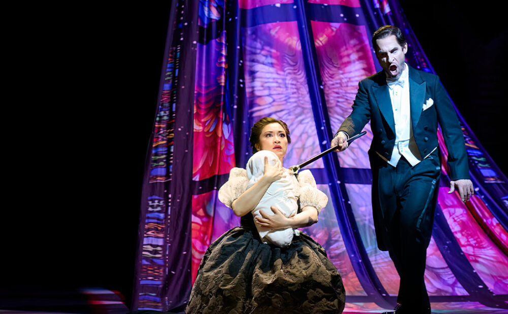 Guanqun Yu as Marguerite and Kyle Ketelsen as Méphistophélès (Photo Michael Cooper)